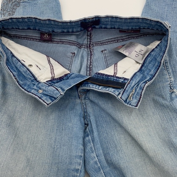 NYDJ Not Your Daughters mom Jeans embroidered - Picture 6 of 11